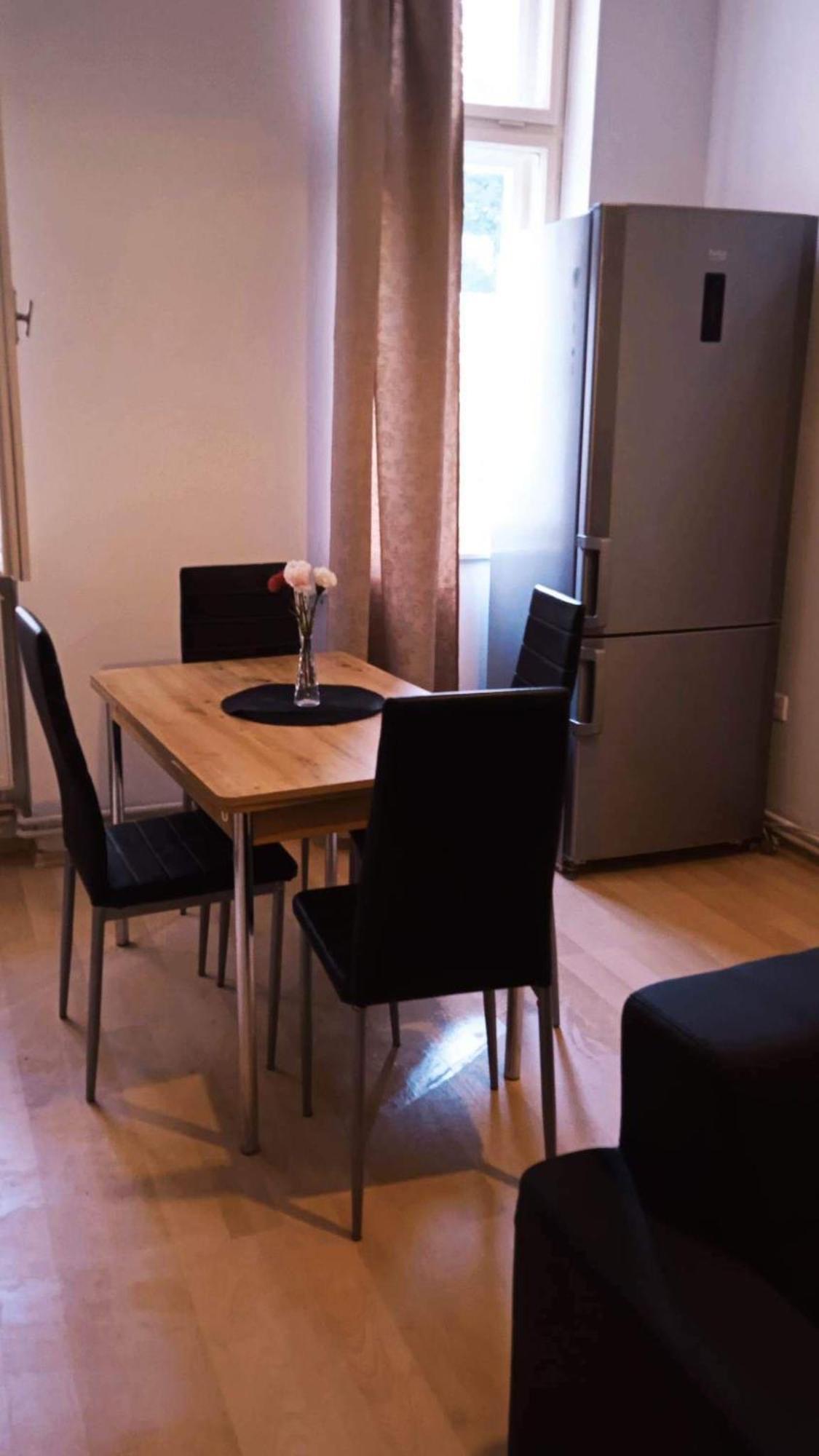 Museum Park Szell Str B- Downtown 1 Bedroom+Living Room Apartment Сомбатели Екстериор снимка